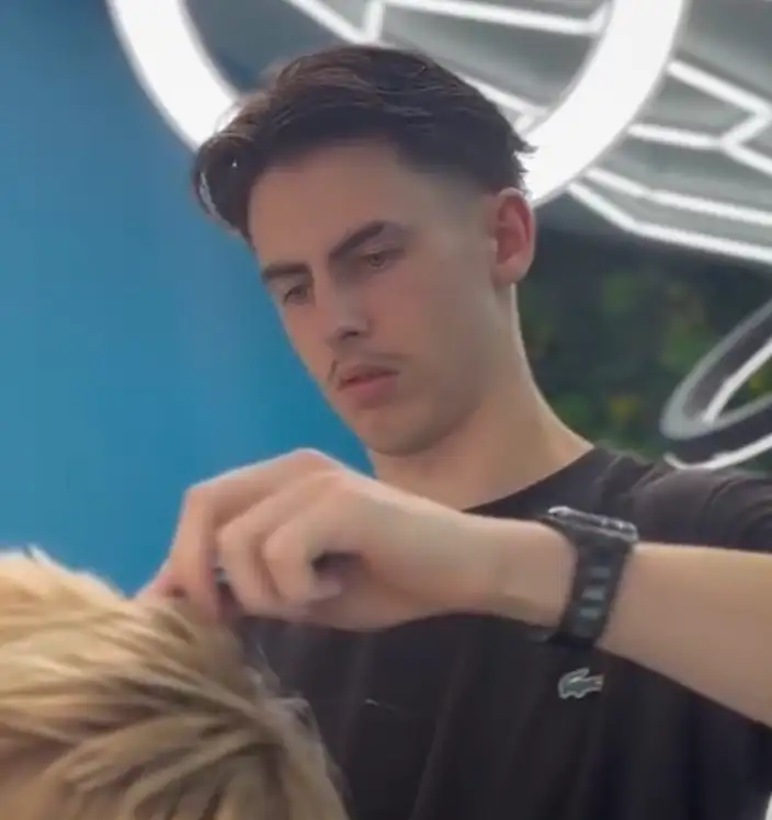 Low, barbier fondateur du salon LN Stvdio à Quessoy